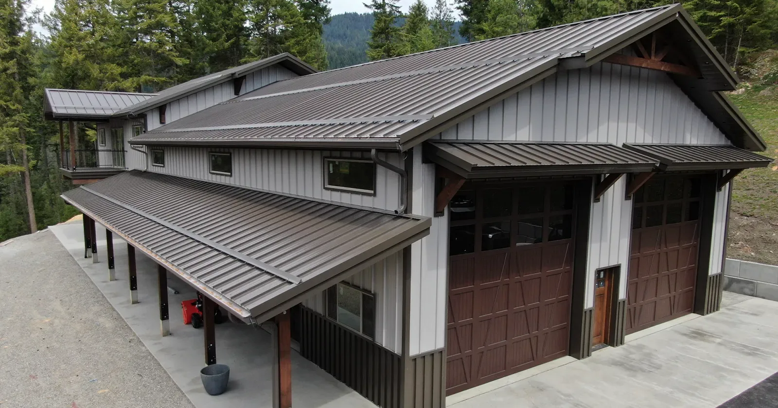 Featured image for “Standing Seam Metal Roof Installation: How It Goes On and What Has to Be Right”
