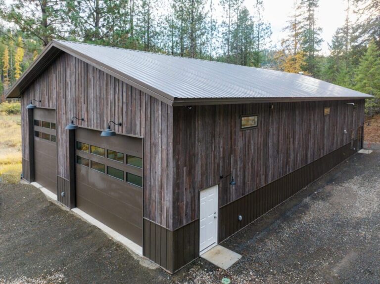 Pole barn garage with Barnwood steel siding and a Burnished Slate roof in Coeur d'Alene, ID